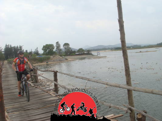 9 Days Cycling from Ha Noi to Hoi An Along The Coastlines
